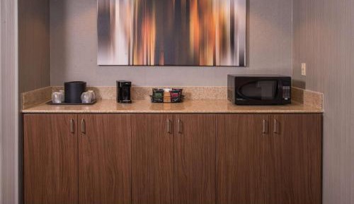 Hearing Accessible- One-Bedroom Suite King