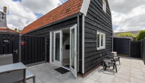 One-Bedroom Holiday Home