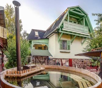 Apartment with Lake View