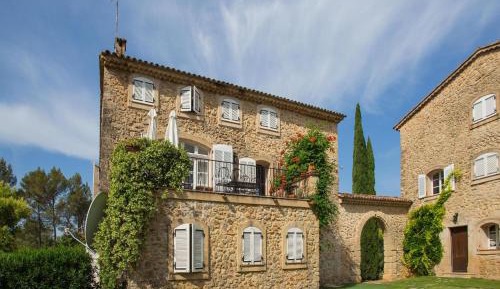Three-Bedroom Holiday Home 