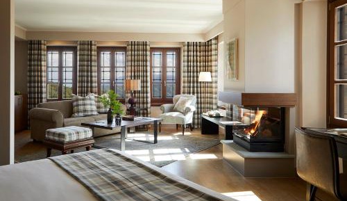 Grand Connecting Suite