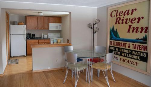 Deluxe Queen Suite