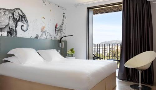 Standard Double Room with Balcony and Sea View