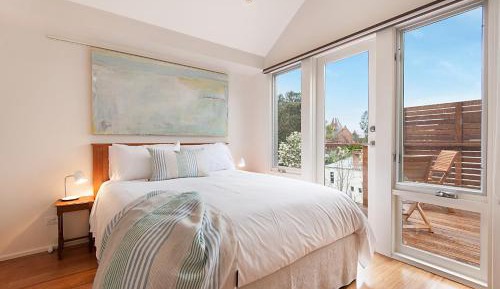 Studio Apartment with Partial Sea View