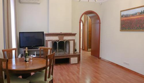 One-Bedroom Apartment - Lisenko Street 8