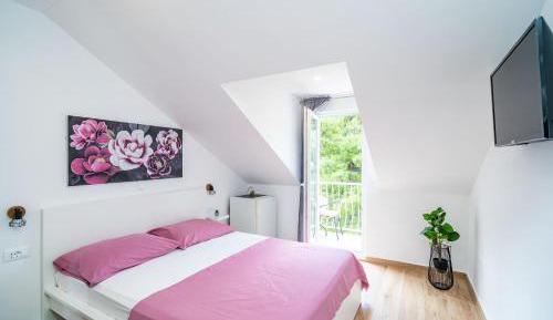 Superior Double or Twin Room with Balcony and Partial Sea View