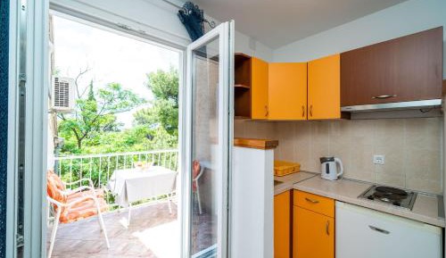 Studio Apartment with Balcony and Partial Sea View