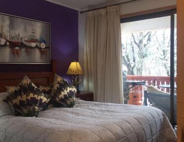 Two-Bedroom Apartment with Mountain View