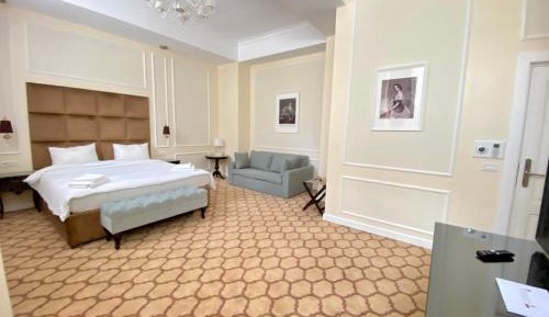 Superior King Room