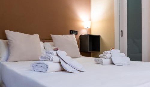 Single Room with Queen bed - Non-Smoking