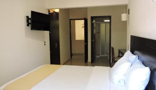 Standard Queen Room