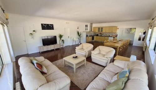 Four-Bedroom Holiday Home