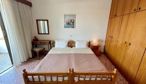 Standard Twin Room with Mountain View
