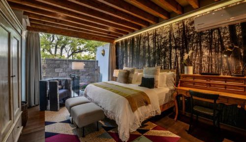 Deluxe King Suite