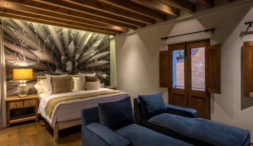 Deluxe King Suite