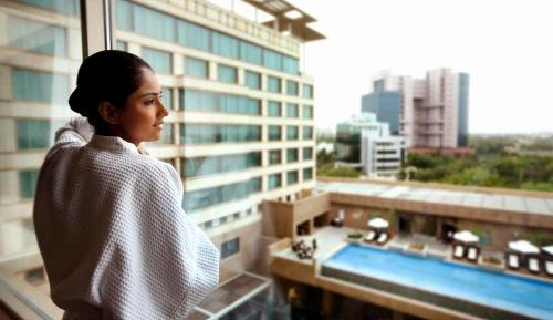 Standard Twin Room - Lounge Access/Smoking