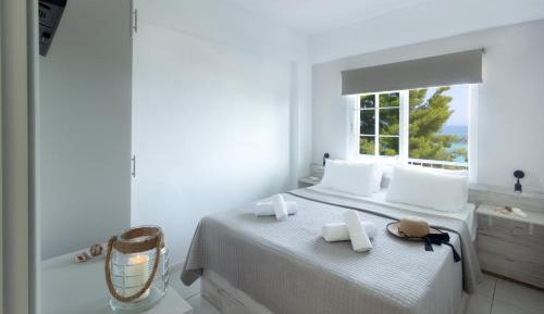 One-Bedroom Apartment with Sea View