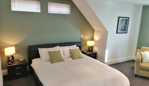 Deluxe King Room