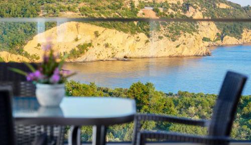 Deluxe Triple Room with Sea View