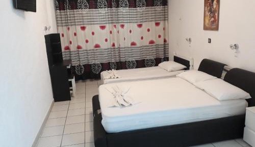Studio (3 Adults)