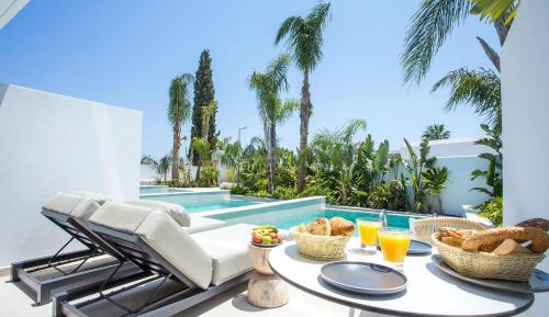 Suite with Private Pool