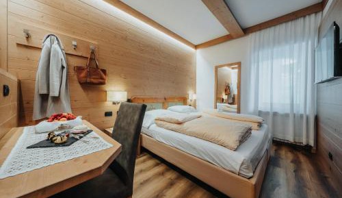 Double Room with Mountain View