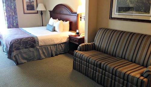 Deluxe King Room - Non-Smoking
