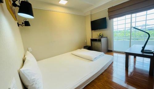 Deluxe Double Room (1 adult + 1 child)