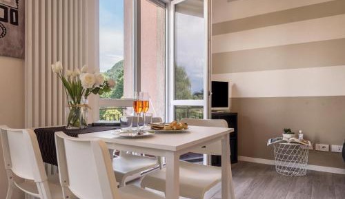 Superior One-Bedroom Apartment with Balcony