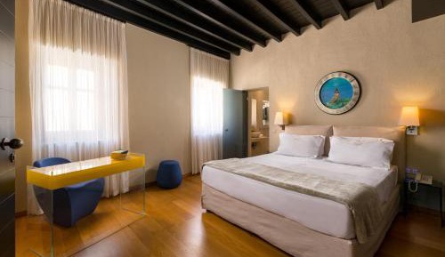 Junior Suite with Body Shower Jets - Orpheus