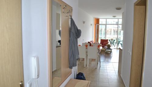 One-Bedroom Apartment with Pool View
