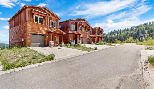 Four bedroom holiday home 