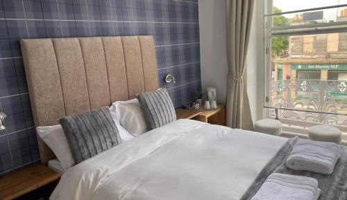 Small Double Room with Shared Bathroom
