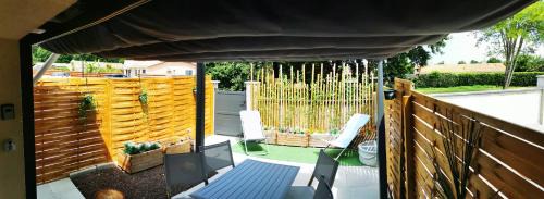 King Studio with Sofa Bed