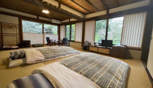 Japanese-Style Executive Room with Gate View & Toilet