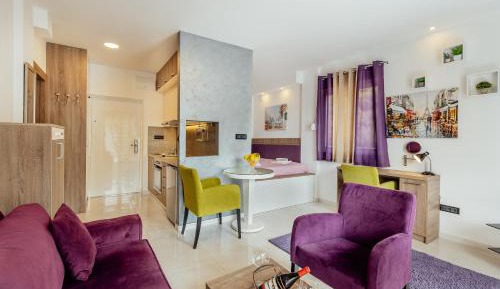 King Studio with Sofa Bed