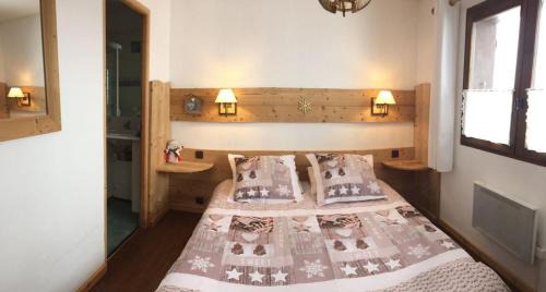 Double or Twin Room with Mountain View