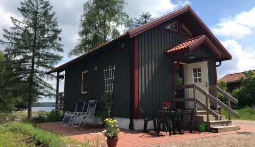 Cottage with Lake View