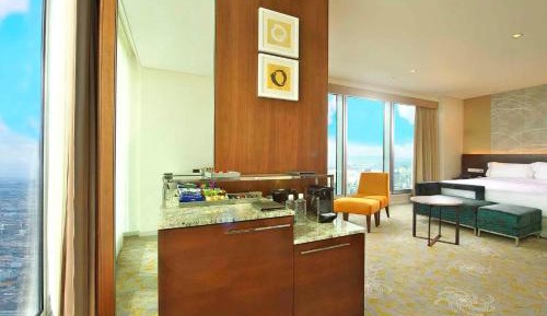 Premium Corner King Room - Non-Smoking