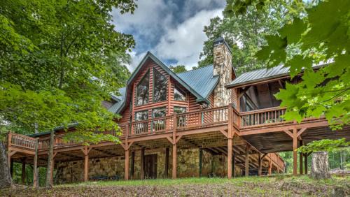 Three-Bedroom Holiday Home 