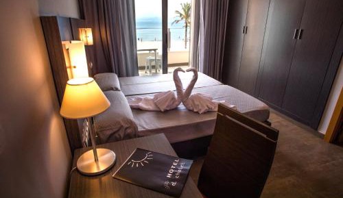 Double or Twin Room with Sea View