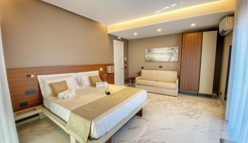 Deluxe King Suite