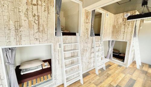 Single Bed in Mixed Dormitory Room