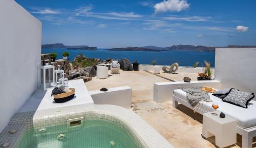 Sapphire Suite with Hot Tub and Sea View