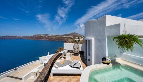 Royal Suite with Hot Tub and Sea View