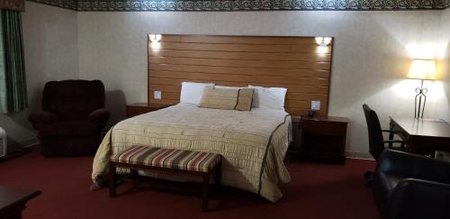 Deluxe King Room with Spa Bath