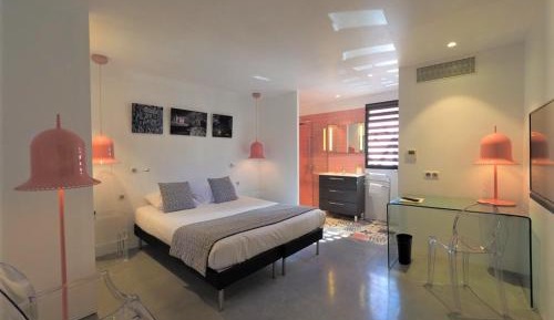Deluxe Double or Twin Room