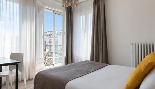 Superior Double Room with Balcony