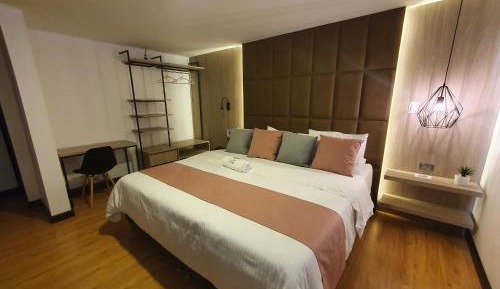 Deluxe King Room