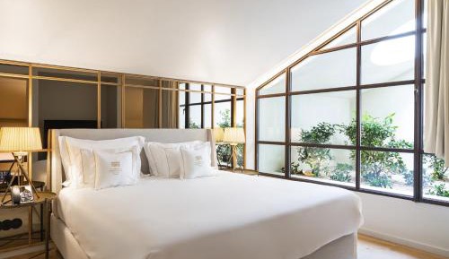 Premium King Room